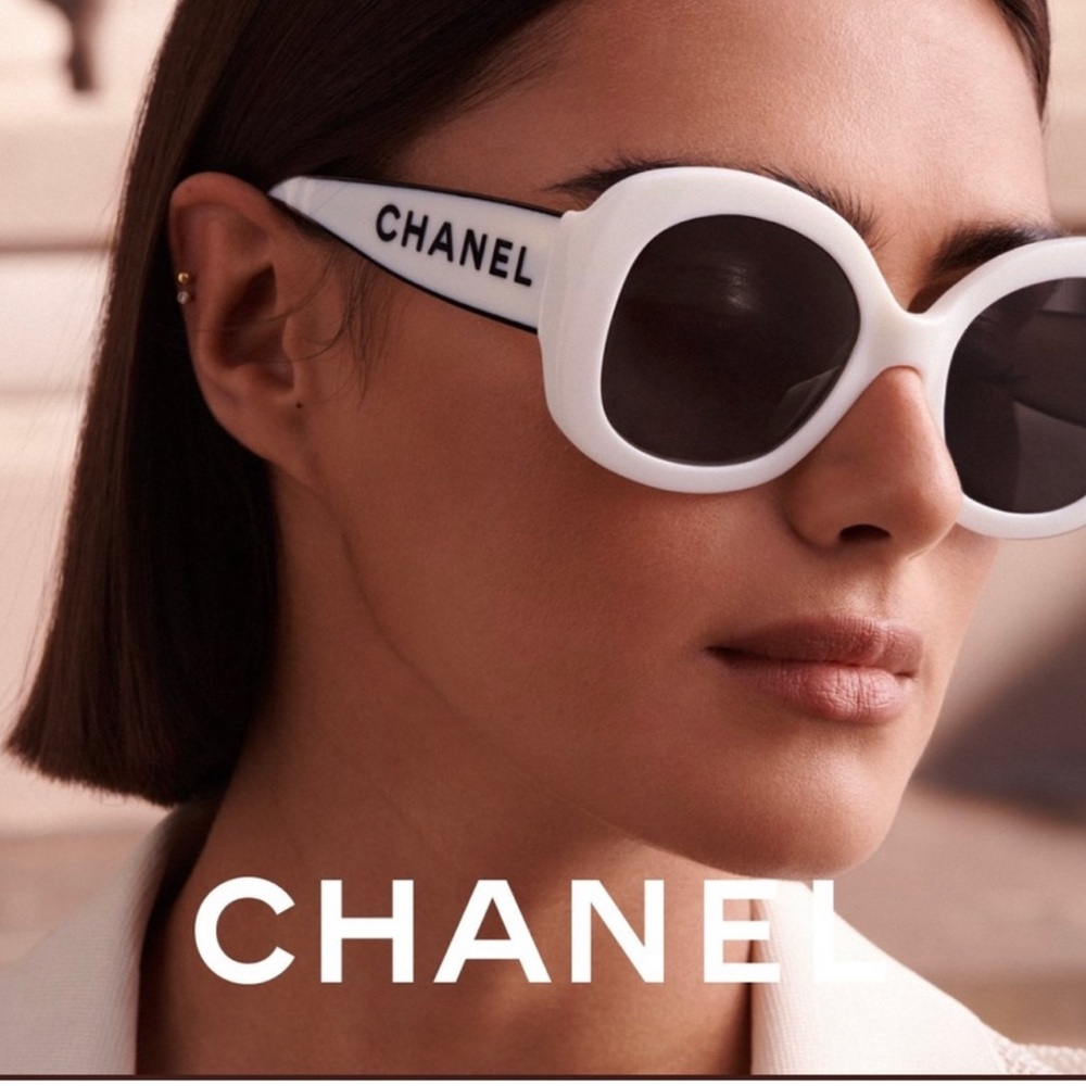 CHANEL Black and White Sunglasses 71414A White Rare - Picture 10 of 11
